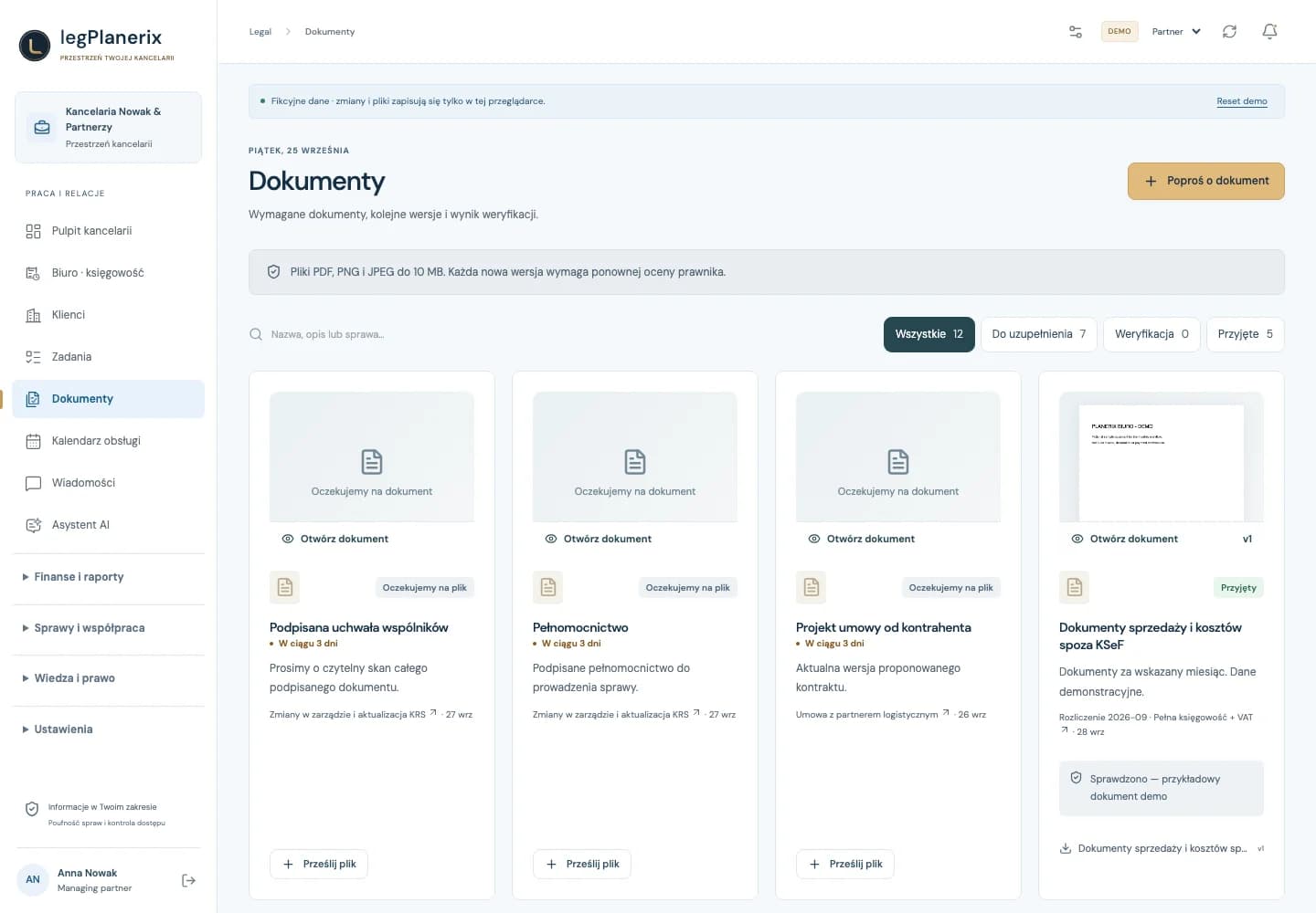 LEG document library showing synthetic invoices, document status and preview links
